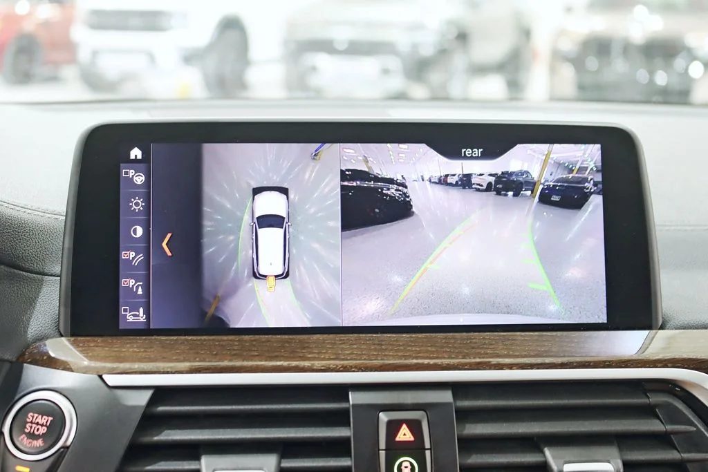 Used 2019 White BMW xDrive30i image 18