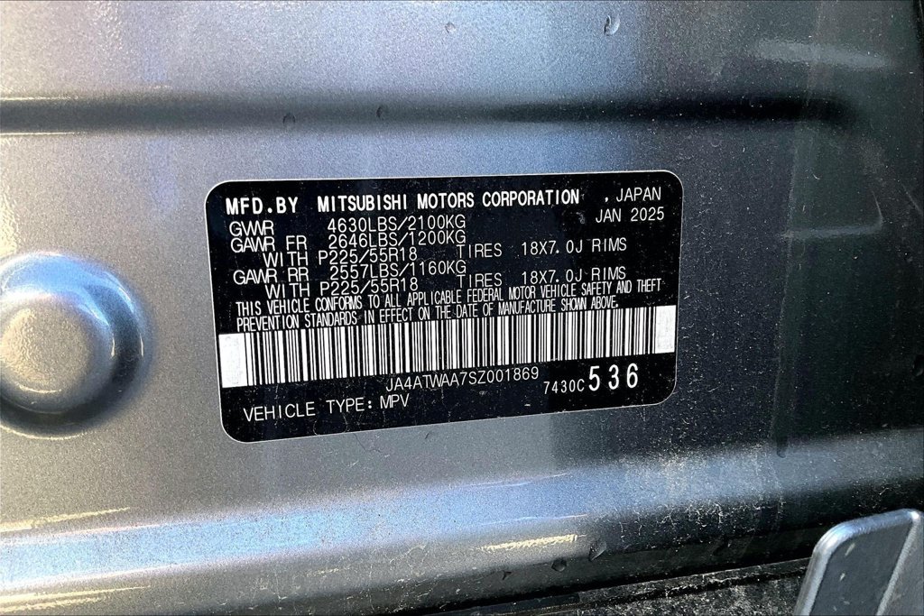 Used 2025 Gray Mitsubishi  image 38