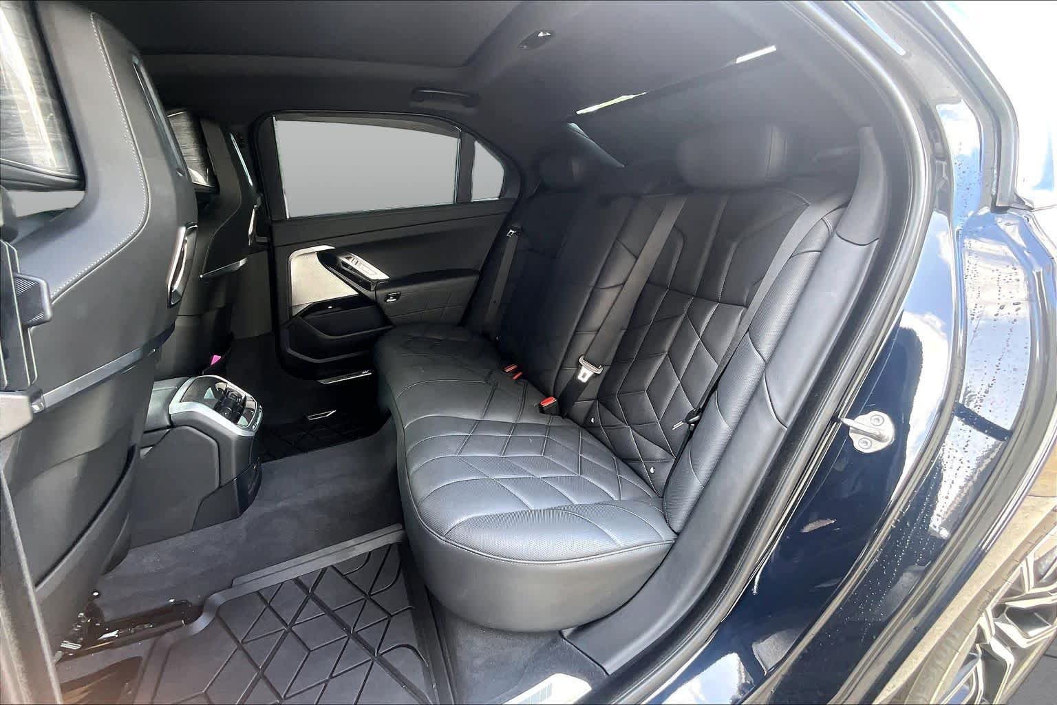 Used 2023 Carbon Black Metallic BMW 740i image 17