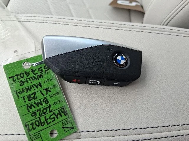 New 2026 Mineral White Metallic BMW xDrive28i image 7
