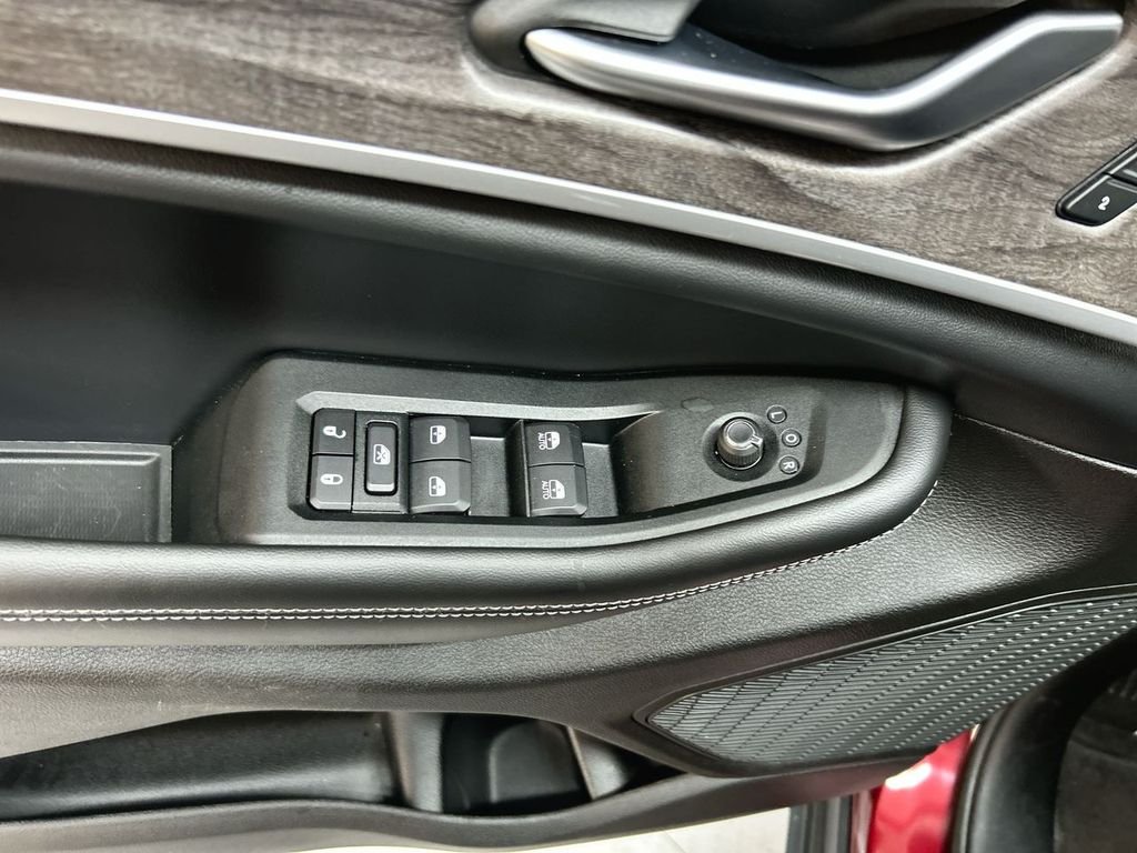 Used 2025 Velvet Jeep Limited image 16