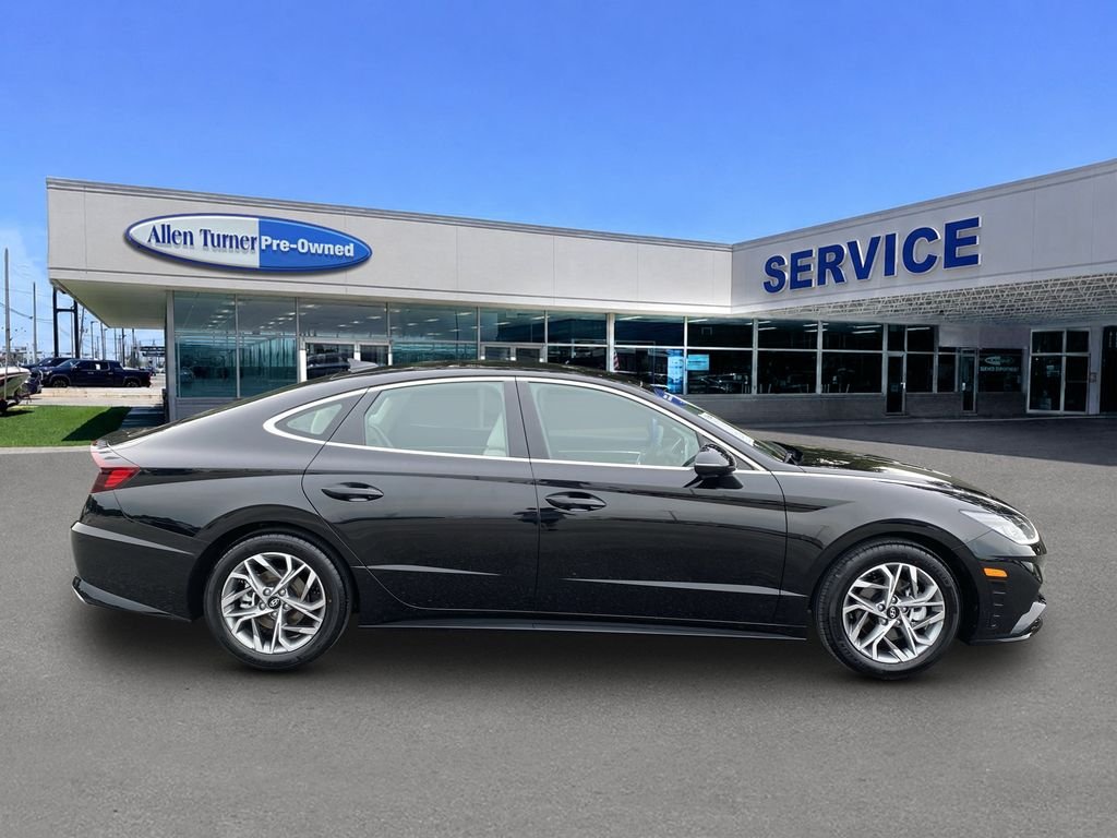 Used 2023 Onyx Black Hyundai SEL image 9
