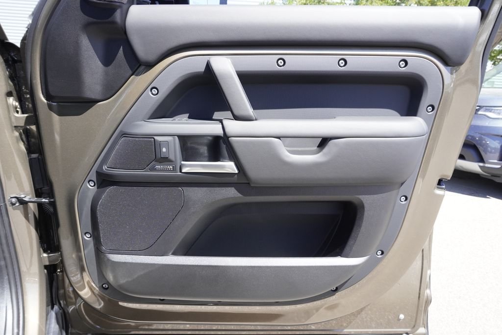 New 2026 Gondwana Stone LAND ROVER X-Dynamic SE image 21