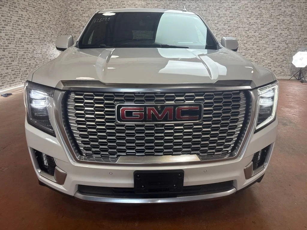 Used 2024 White GMC Denali image 2