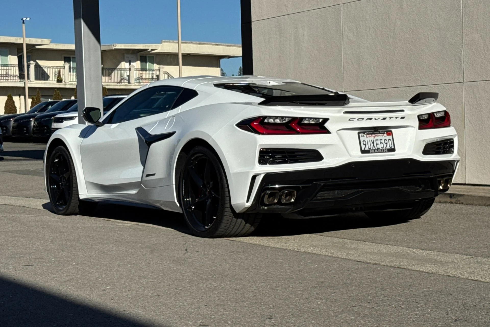 Used 2025 Arctic White Chevrolet E-RAY 2LZ image 5