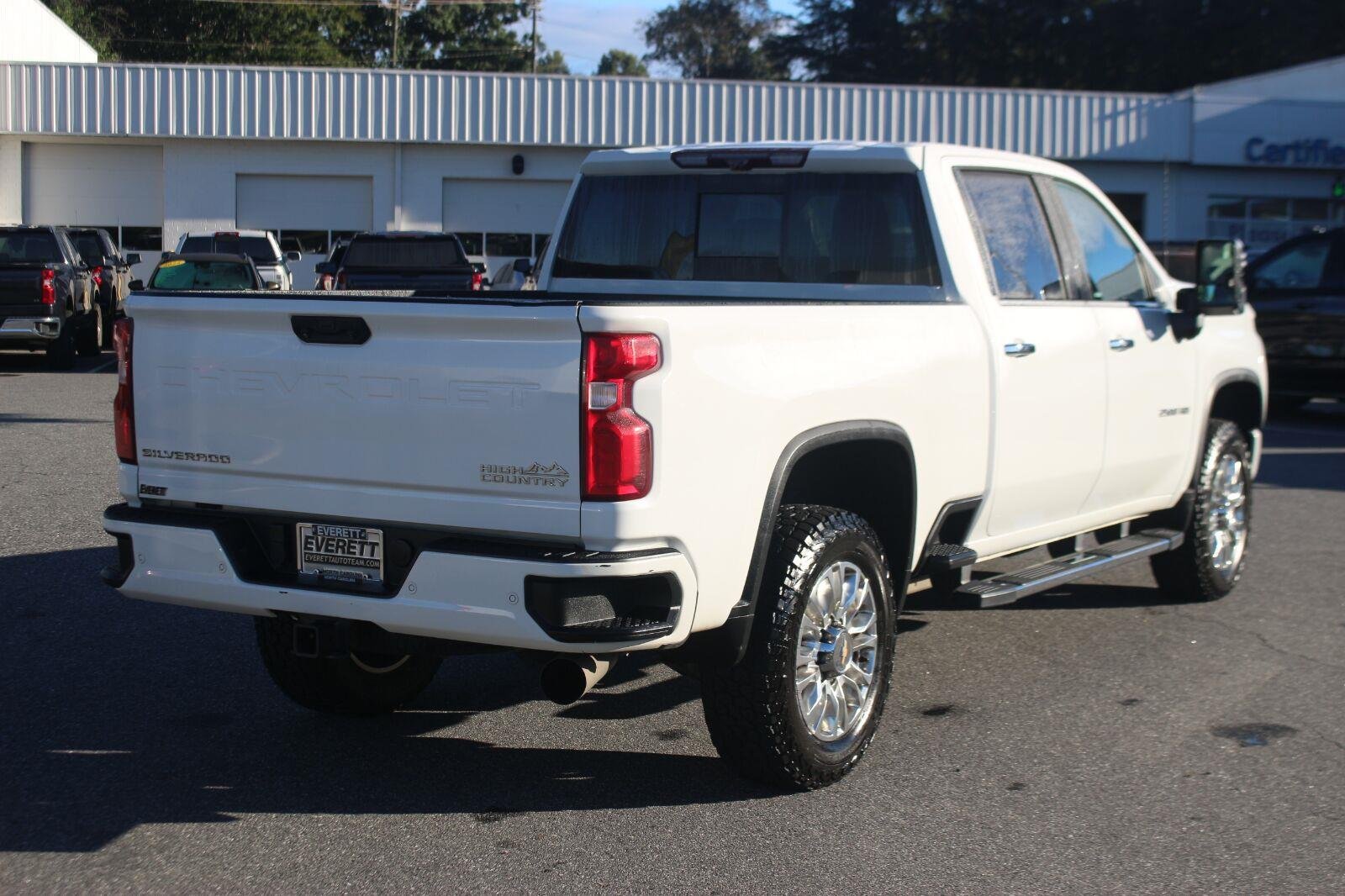 Used 2021 SUMMIT WHITE Chevrolet High Country image 7