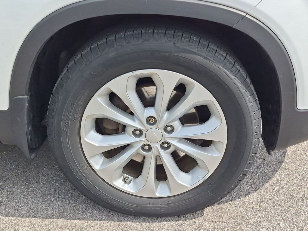 Used 2014 White Kia EX image 9
