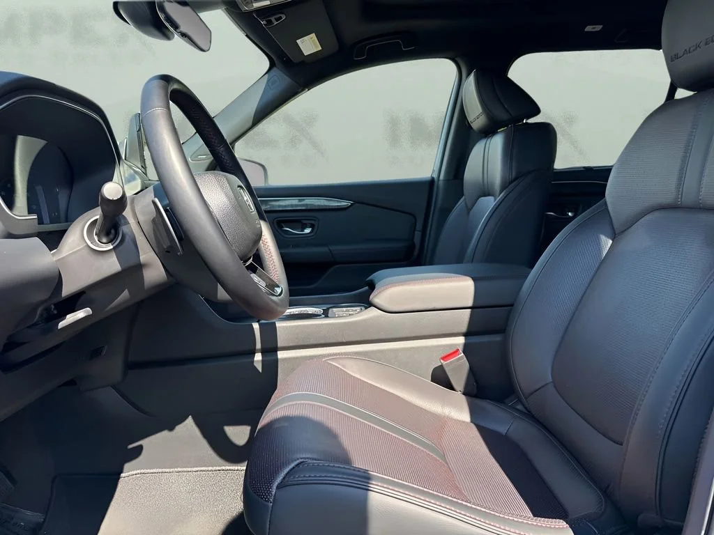 Used 2025  Honda Black Edition image 9