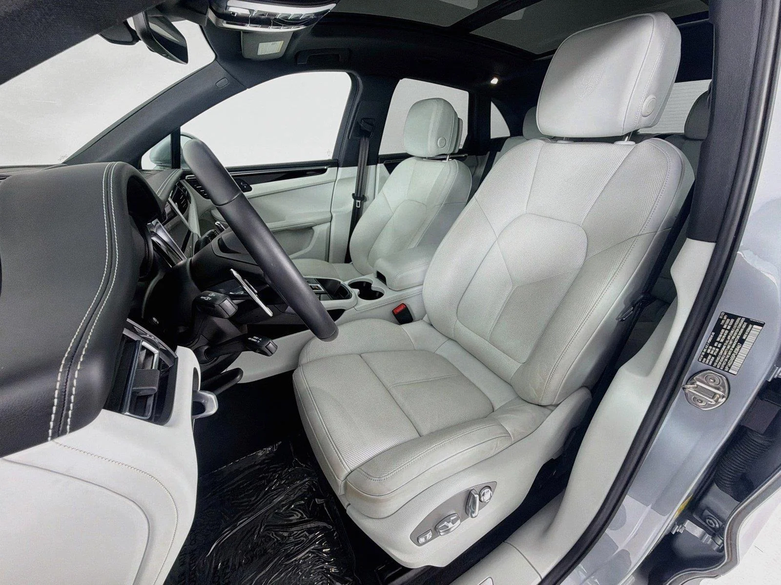Certified Used 2023 Dolomite Silver Metallic Porsche S image 5