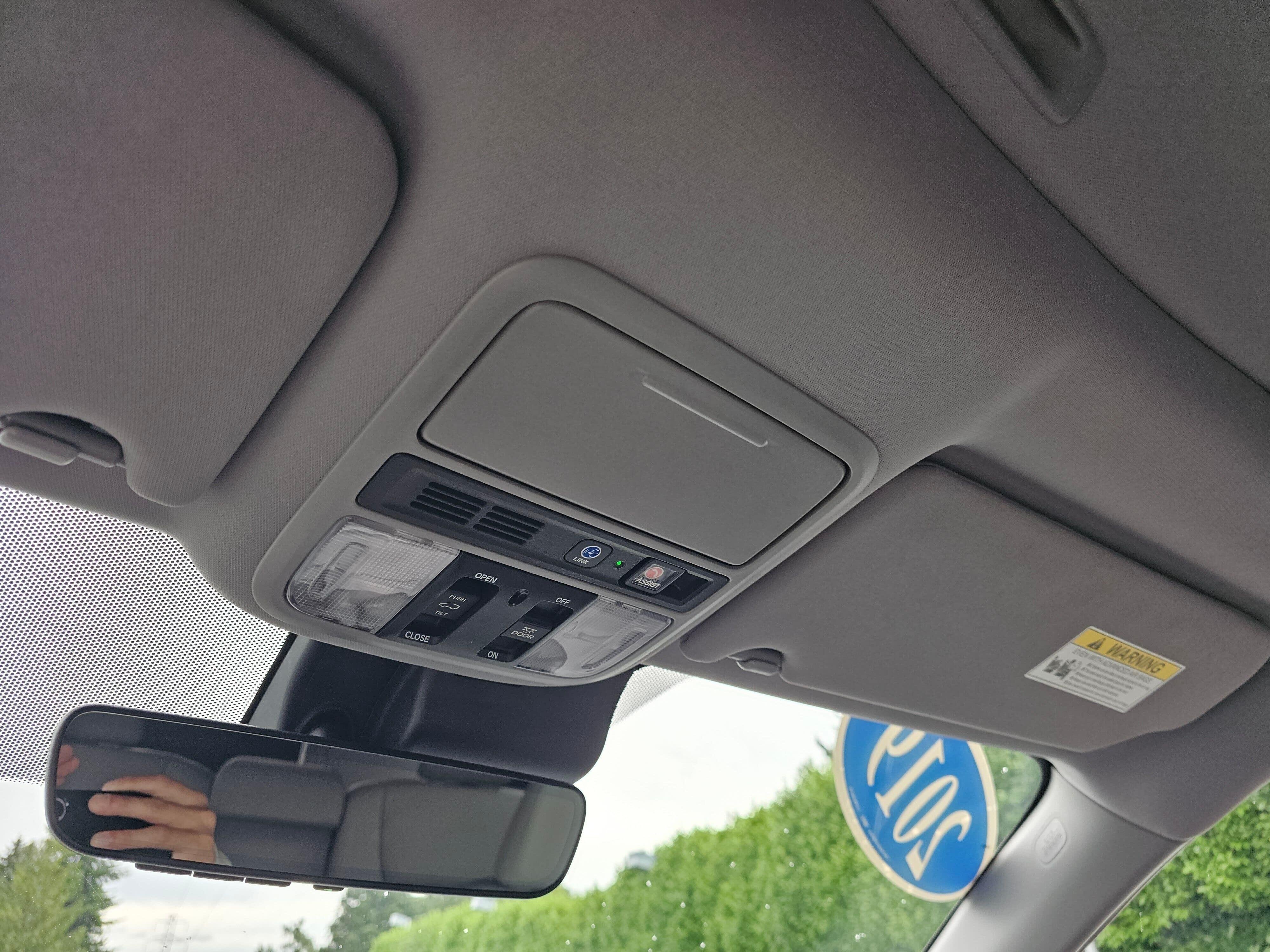 Used 2019 Modern Steel Metallic Honda Touring image 28