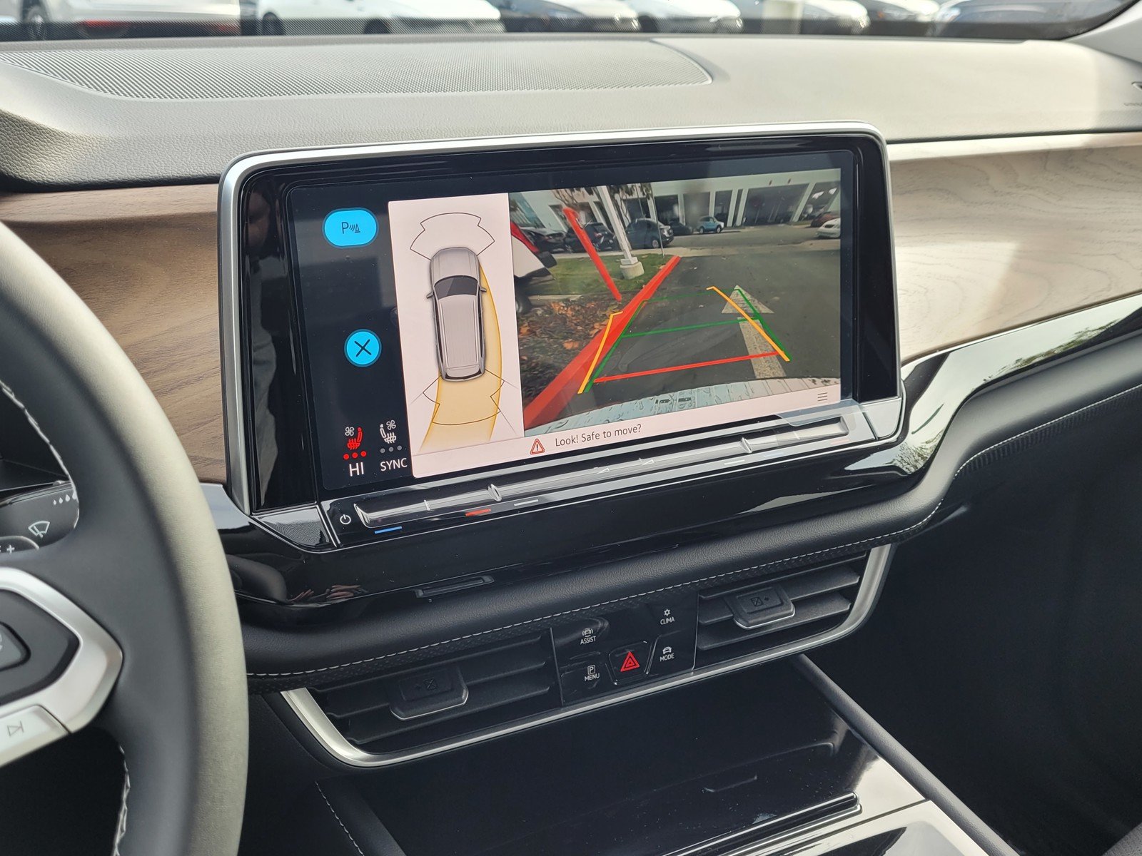 2025 Volkswagen Atlas SE w/Tech - Photo 11