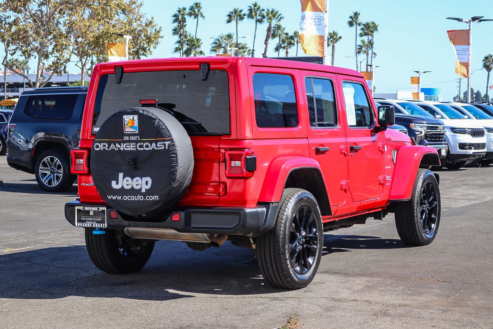 Used 2024 Firecracker Red Clearcoat Jeep Sahara image 4