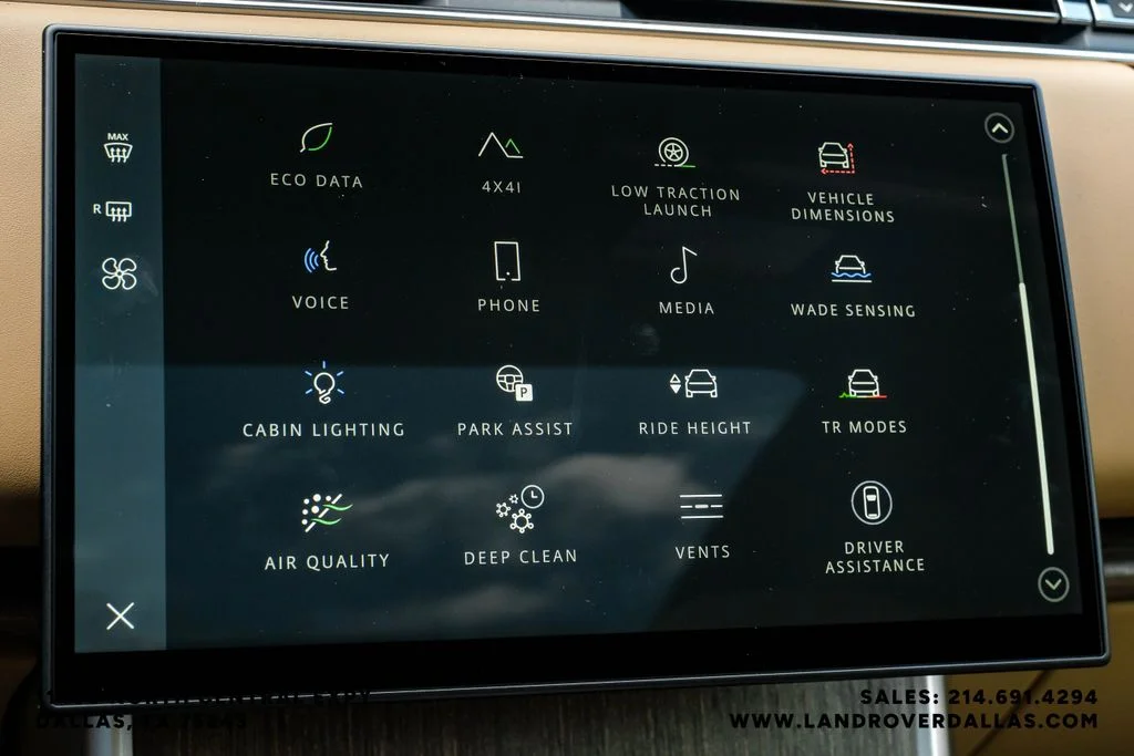 New 2026 Fuji White Land Rover SE image 31