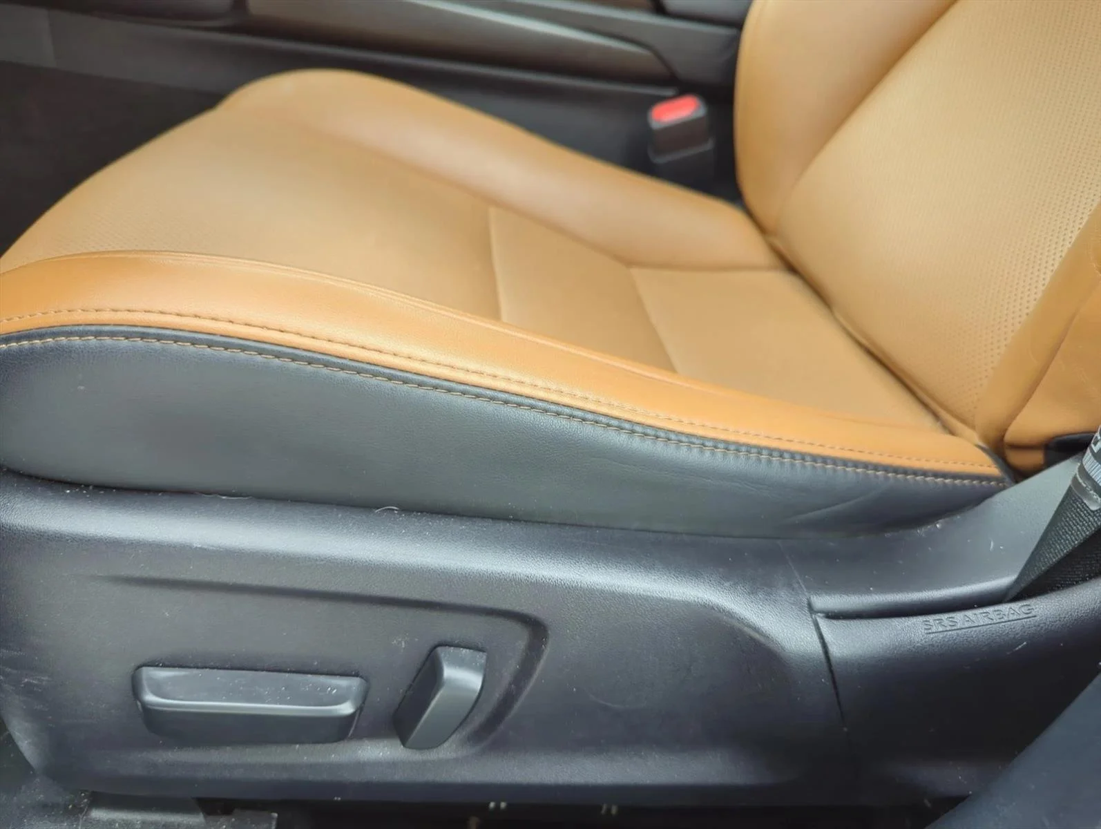 Used 2024 Infrared Lexus IS 350 F SPORT Design image 11