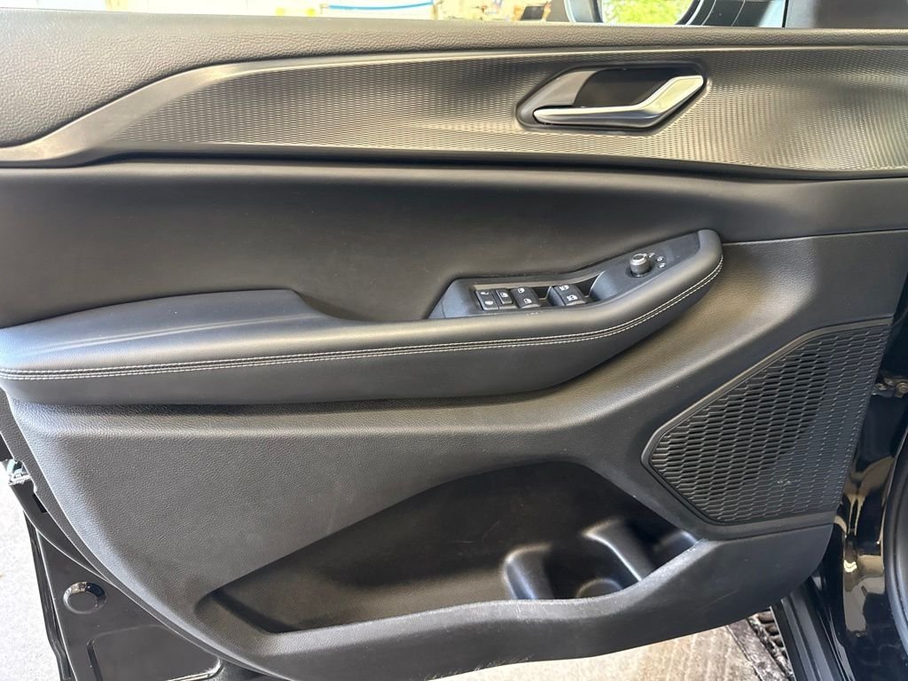 Used 2023 Black Jeep Laredo image 20