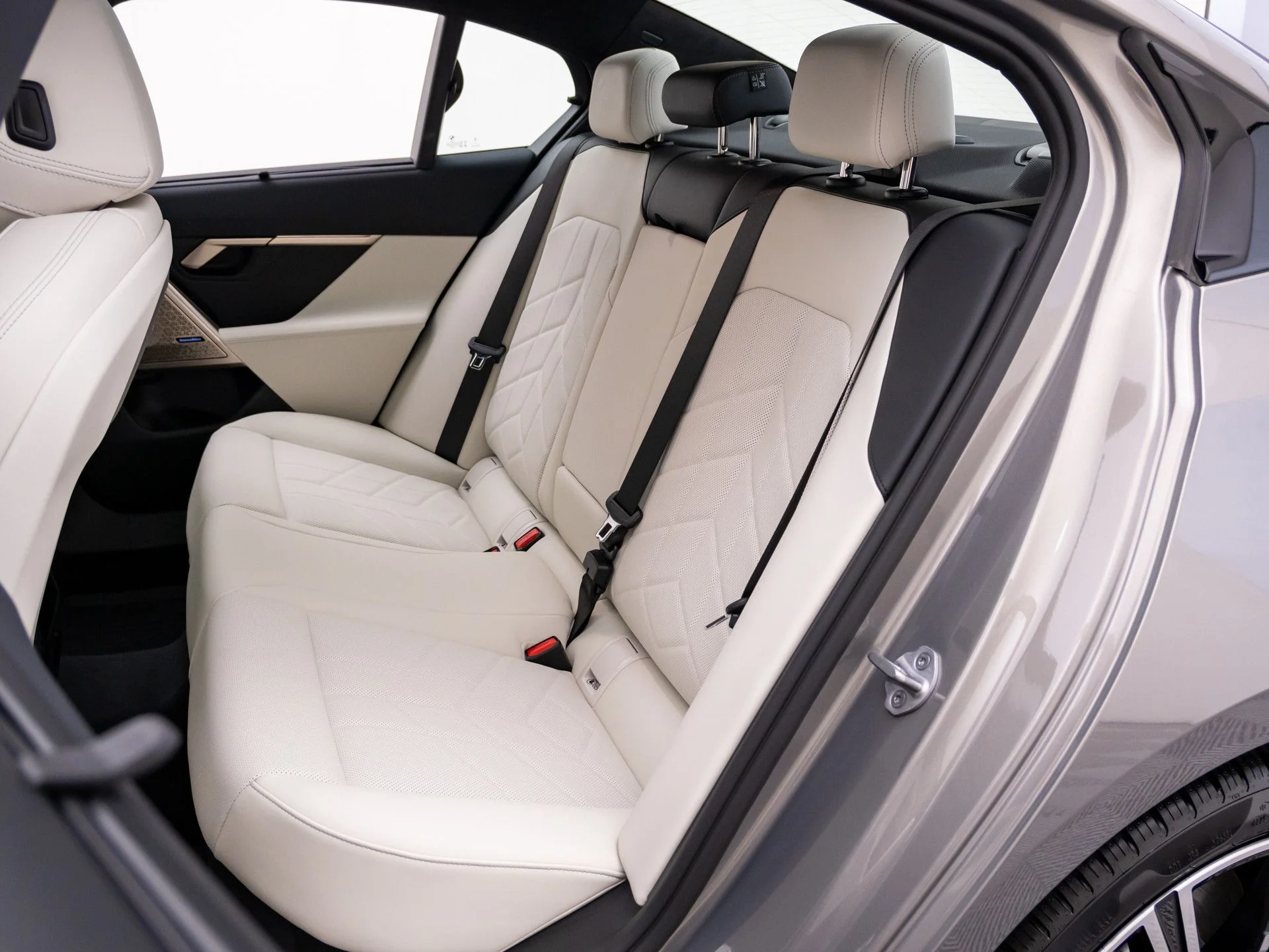 New 2026 Gray BMW 530i xDrive image 20