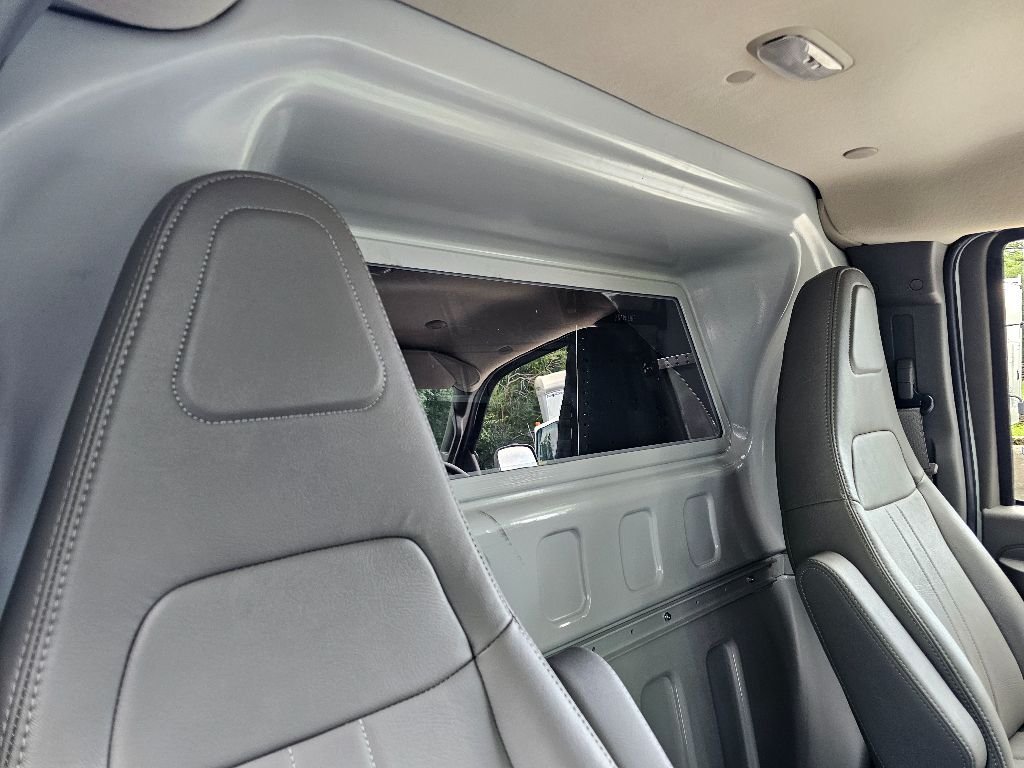 2025 GMC Savana Cargo Work Van - Photo 19