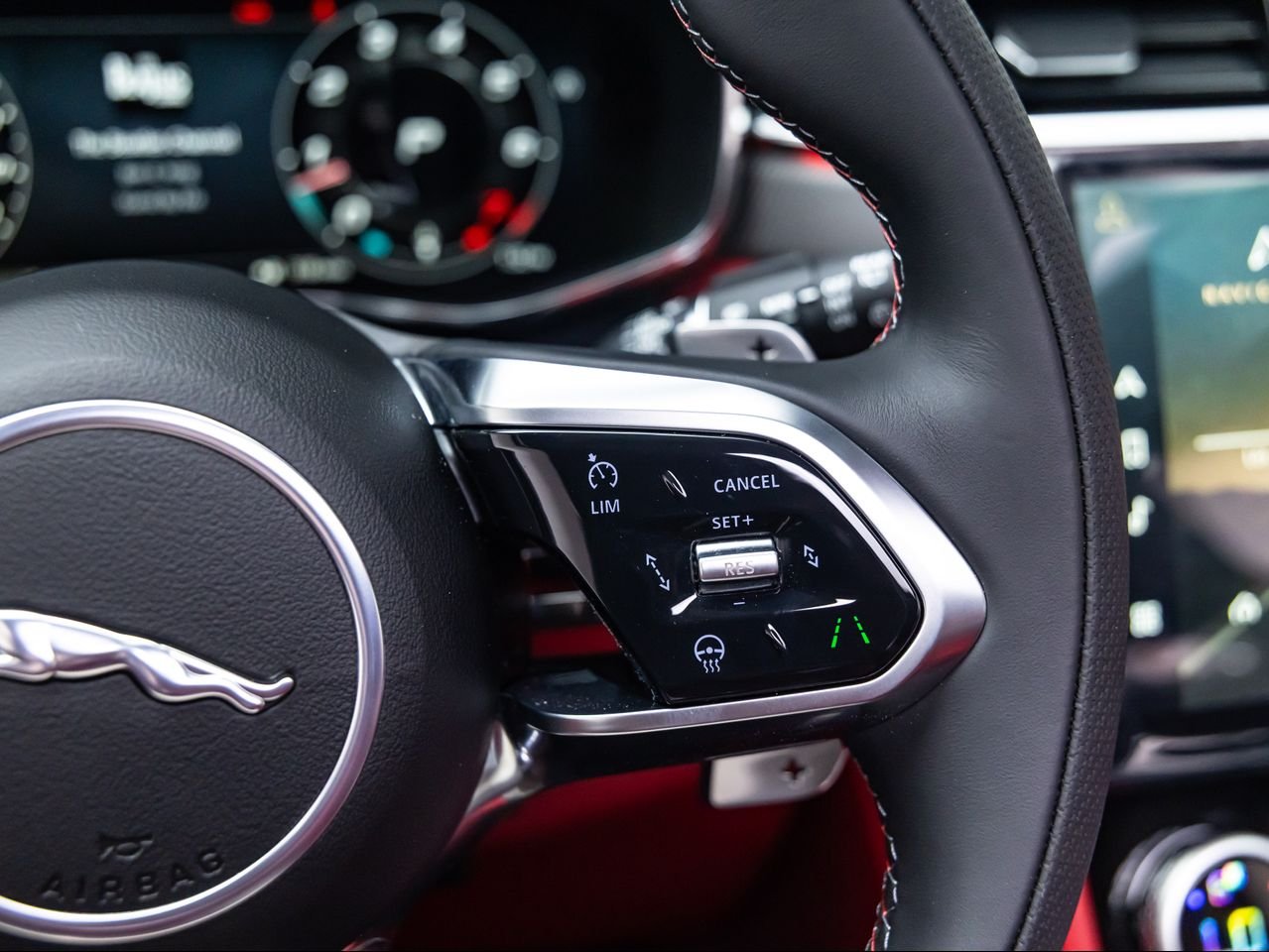 2026 Jaguar F-Pace SVR - Photo 23