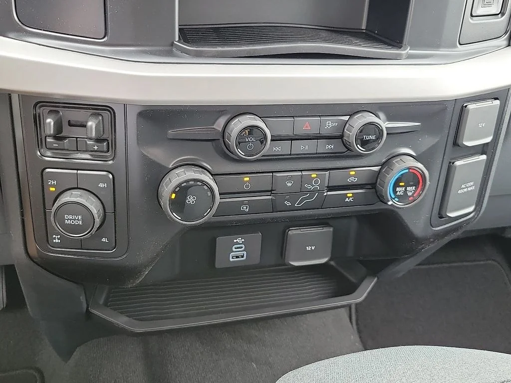 New 2026 Carbonized Gray Metallic Ford F-250® XLT image 17