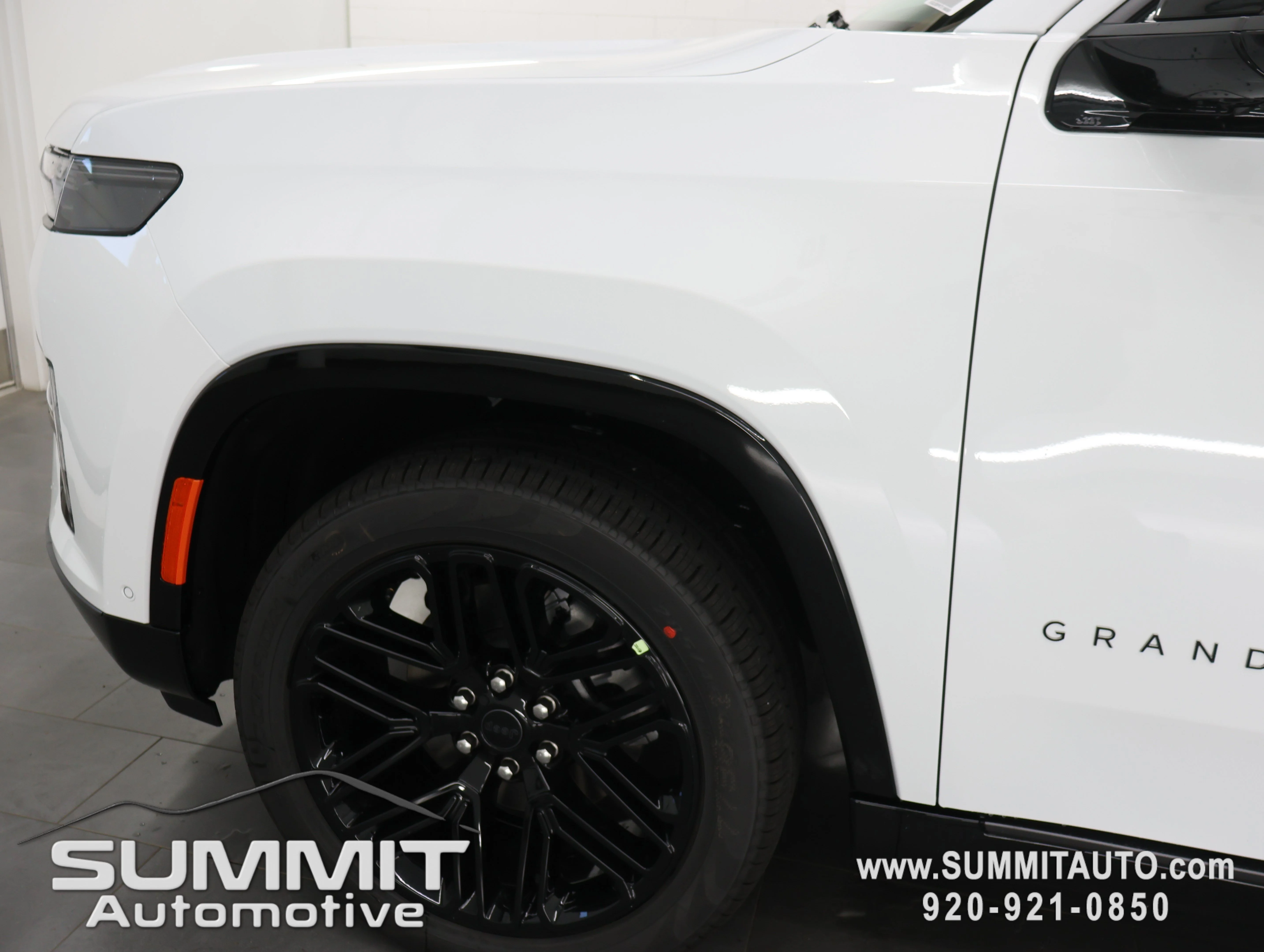 New 2026 Bright White Clearcoat Jeep Limited Reserve image 41