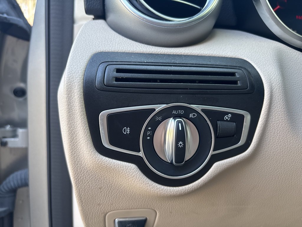 Used 2022 Gold Mercedes-Benz GLC 300 image 43