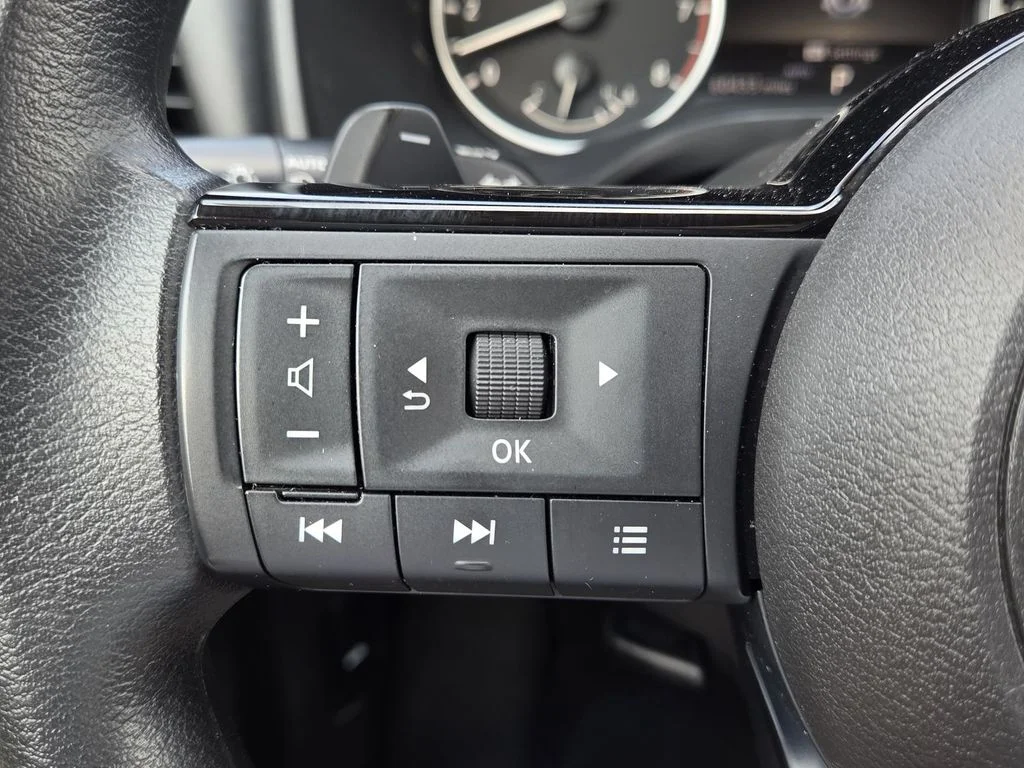 Used 2023 Gun Metallic Nissan SV image 18