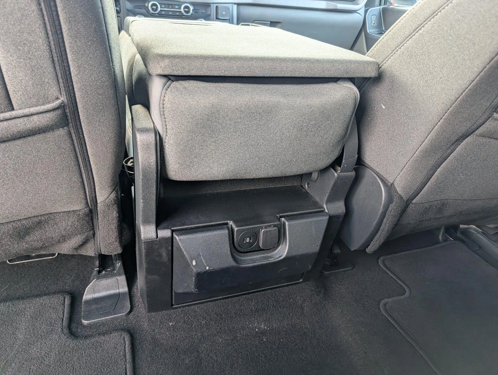 Used 2025 Oxford White Ford XLT image 30