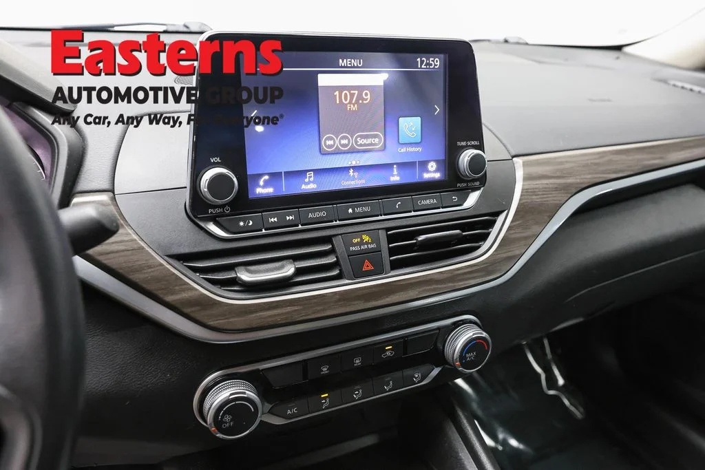 Used 2025 Black Nissan 2.5 SV image 11