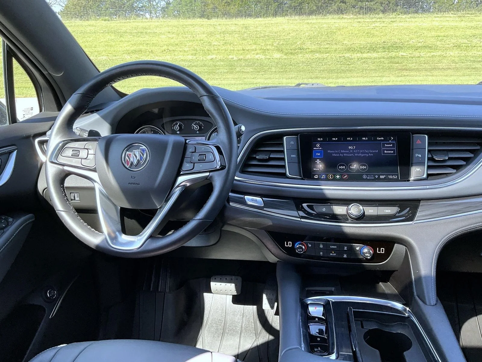 Used 2022 Black Buick Essence image 14
