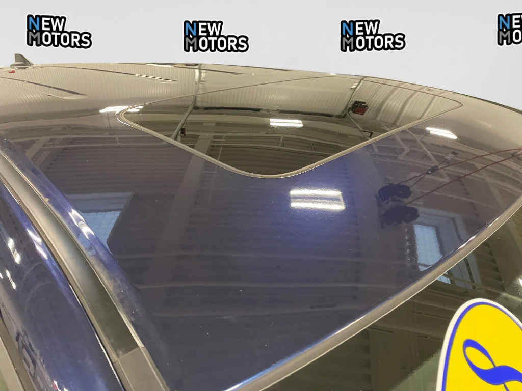 Used 2018 Blue Honda EX-L image 16