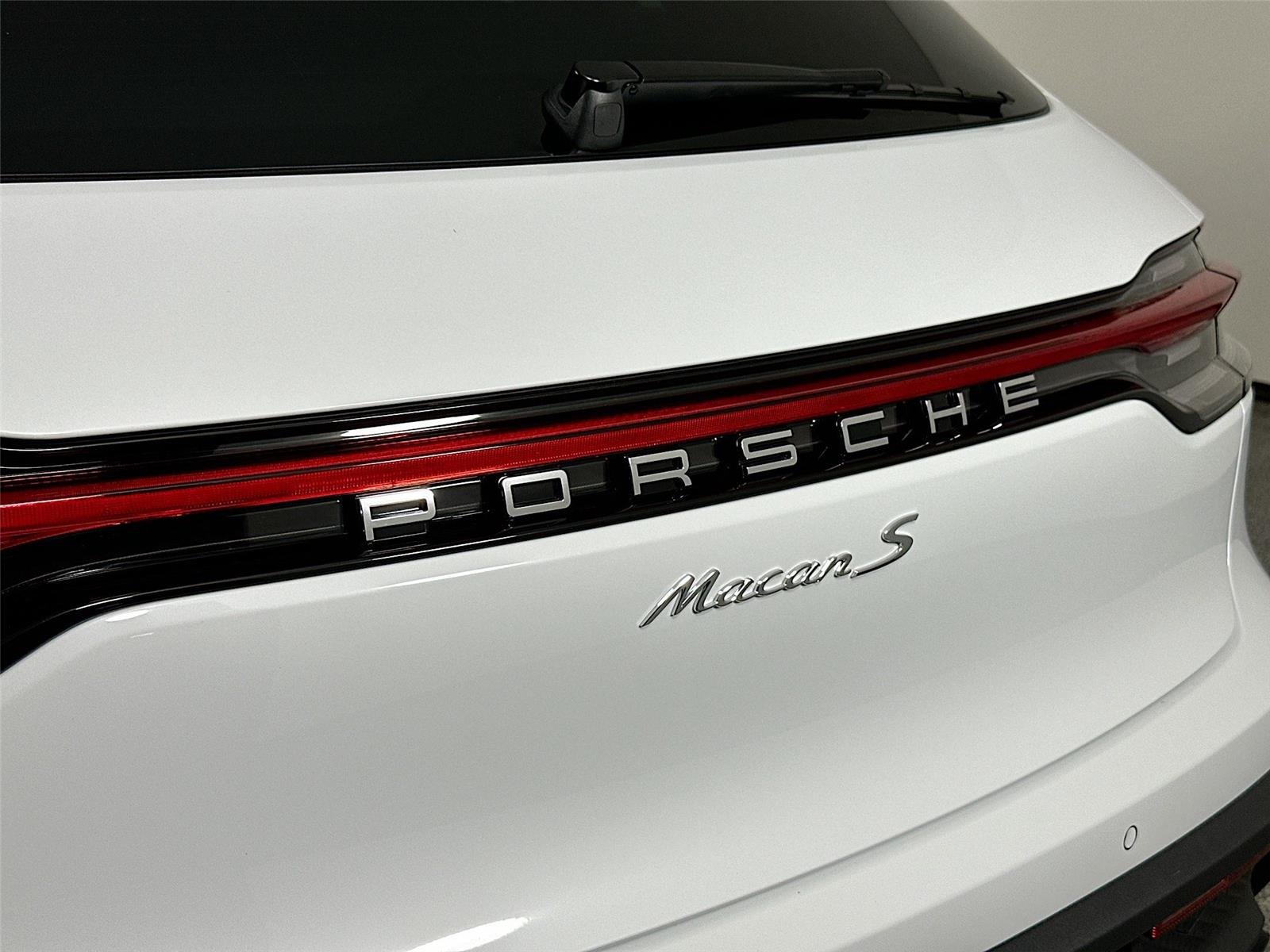 New 2026 Carrara White Metallic Porsche  image 17