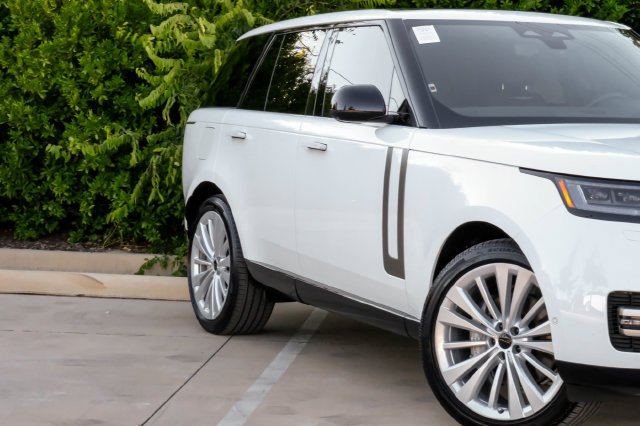 2026 Land Rover Range Rover SE - Photo 8