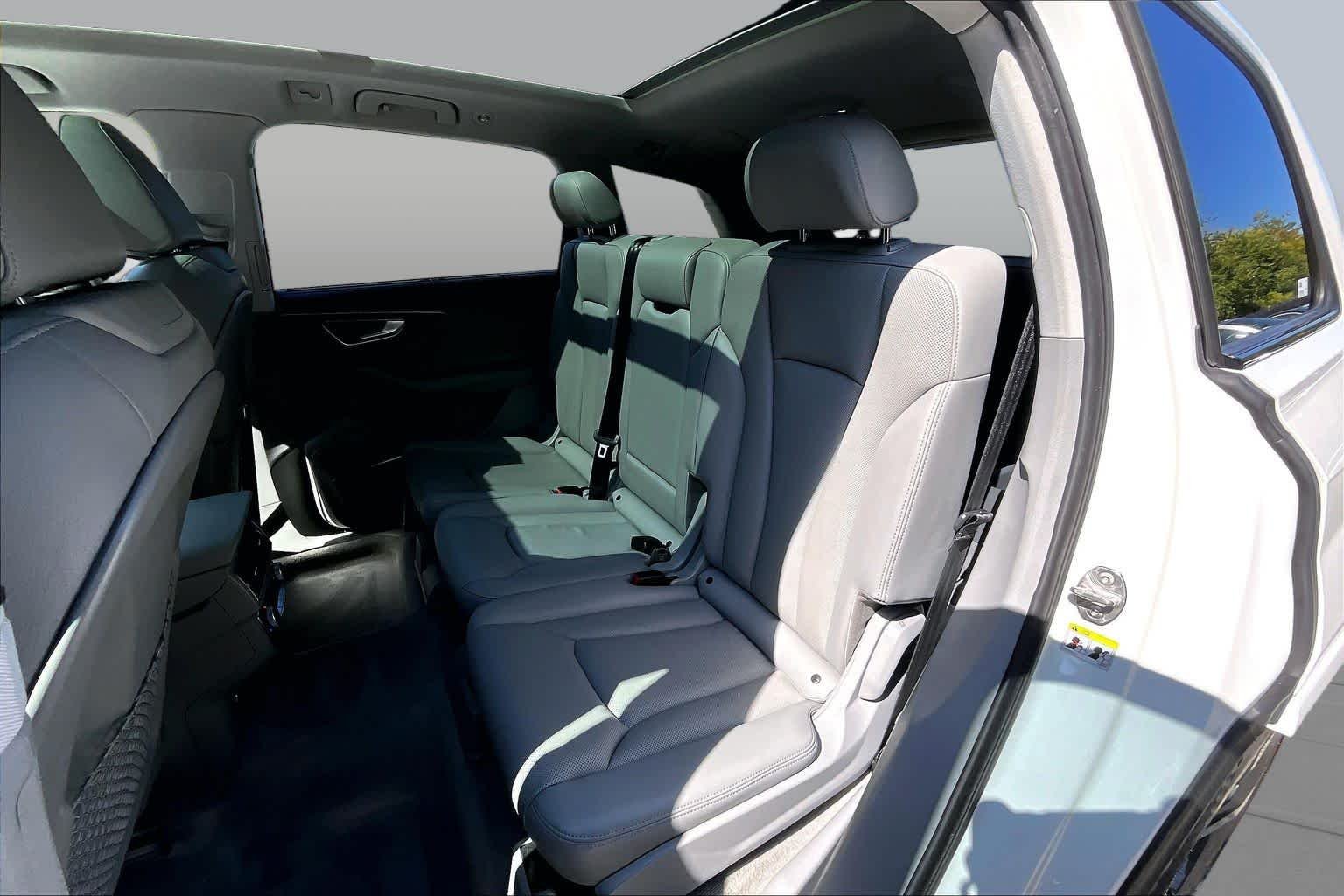 Used 2019 Carrara White Audi SE Premium Plus image 21
