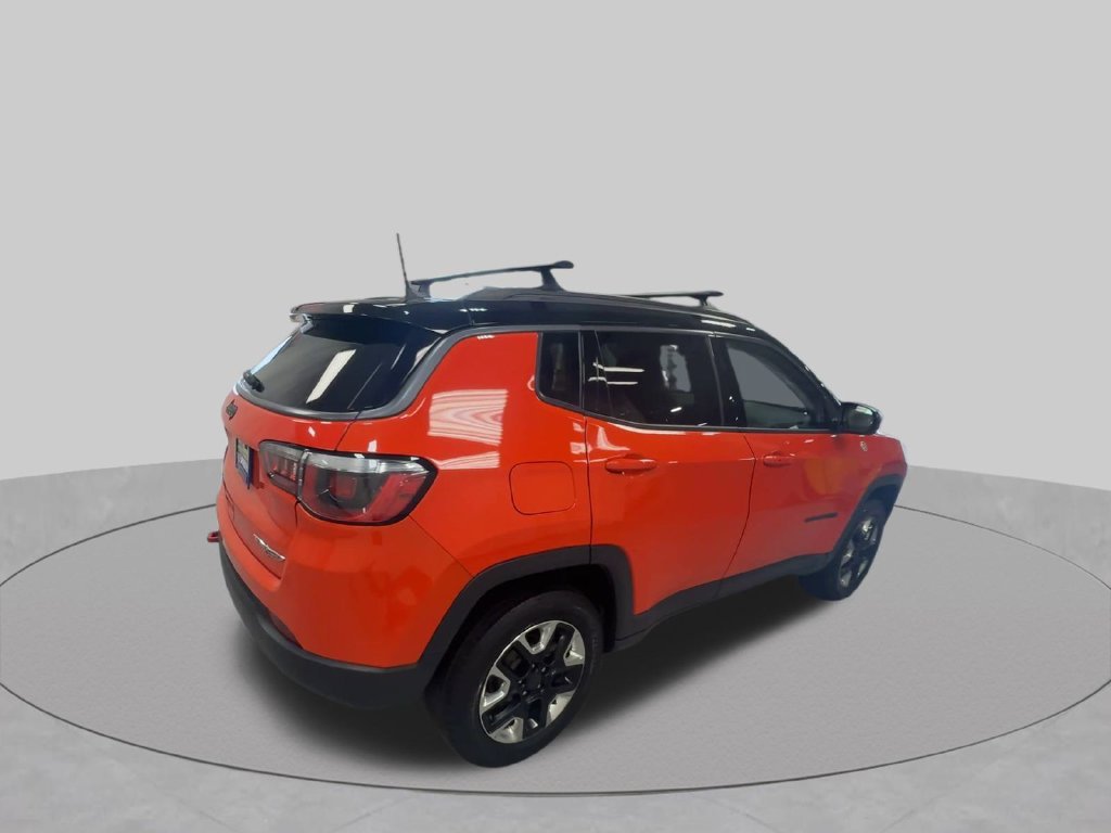Used 2018 Spitfire Orange Clearcoat Jeep Trailhawk image 10