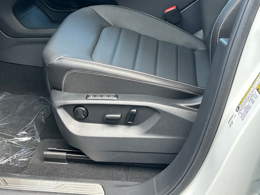 New 2026 White Volkswagen 2.0T SEL R-Line Black image 16