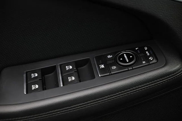Used 2020 Himalayan Gray Genesis 3.8 image 17
