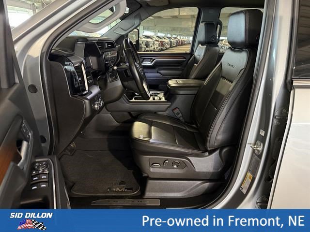Used 2025 Sterling Metallic GMC Denali image 8