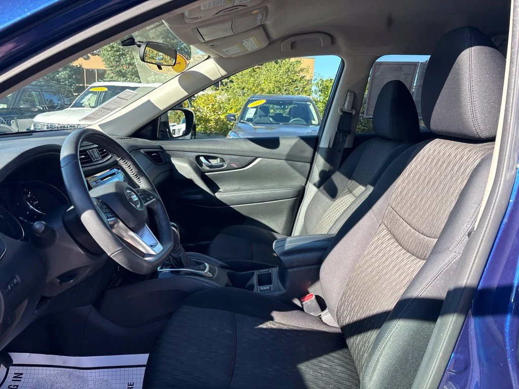 Used 2017 Blue Nissan SV image 18