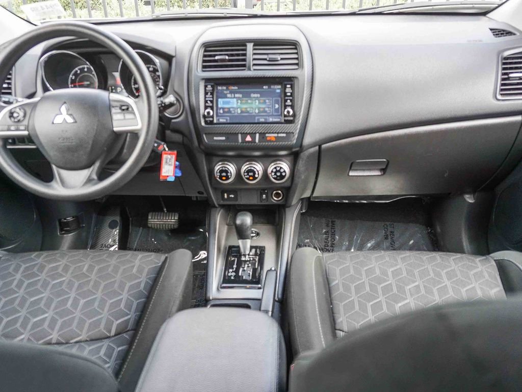 Used 2025 Silver Mitsubishi 2.0 ES image 14