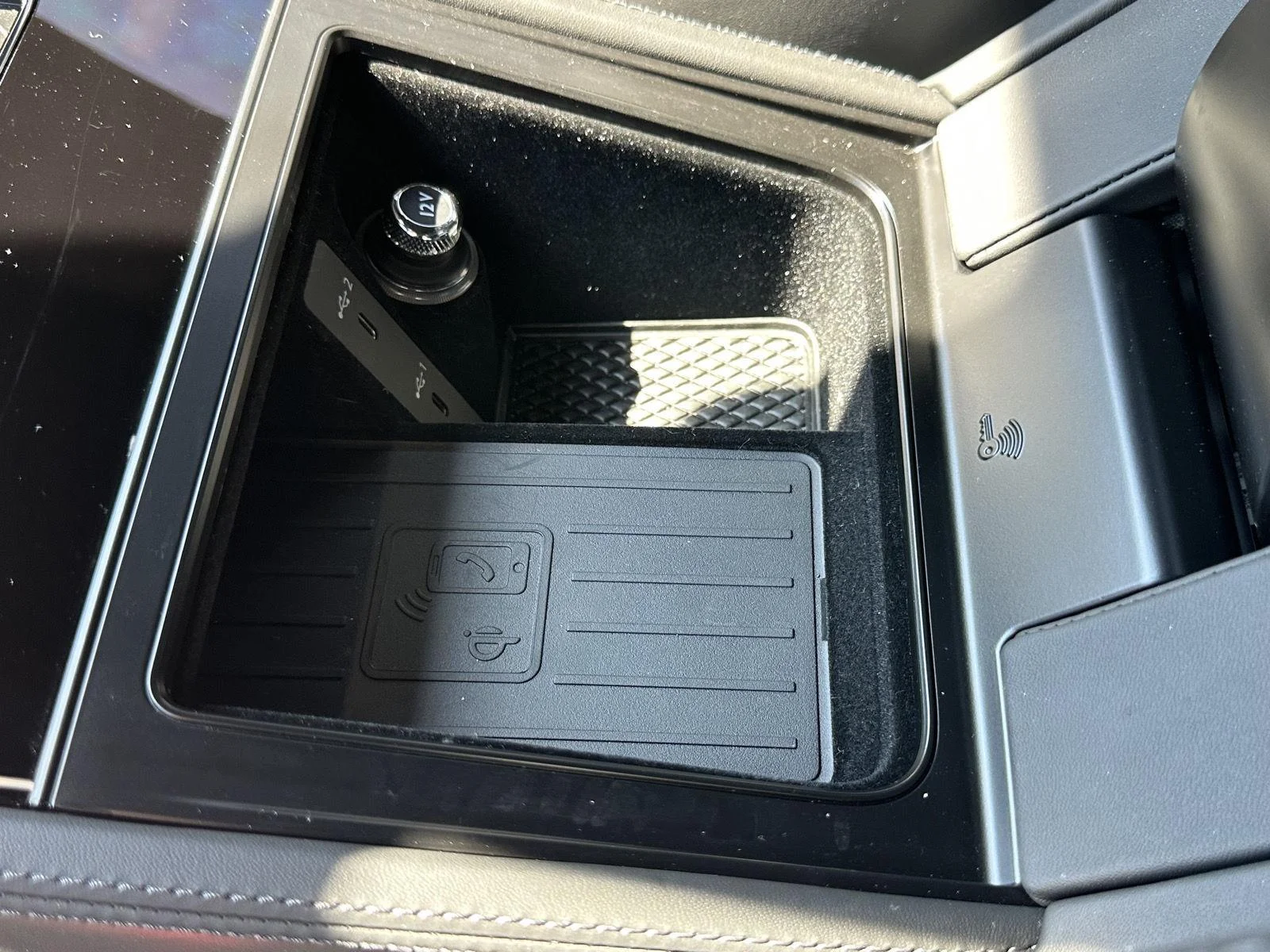 Certified Used 2026 BLACK Bentley GT V8 image 40