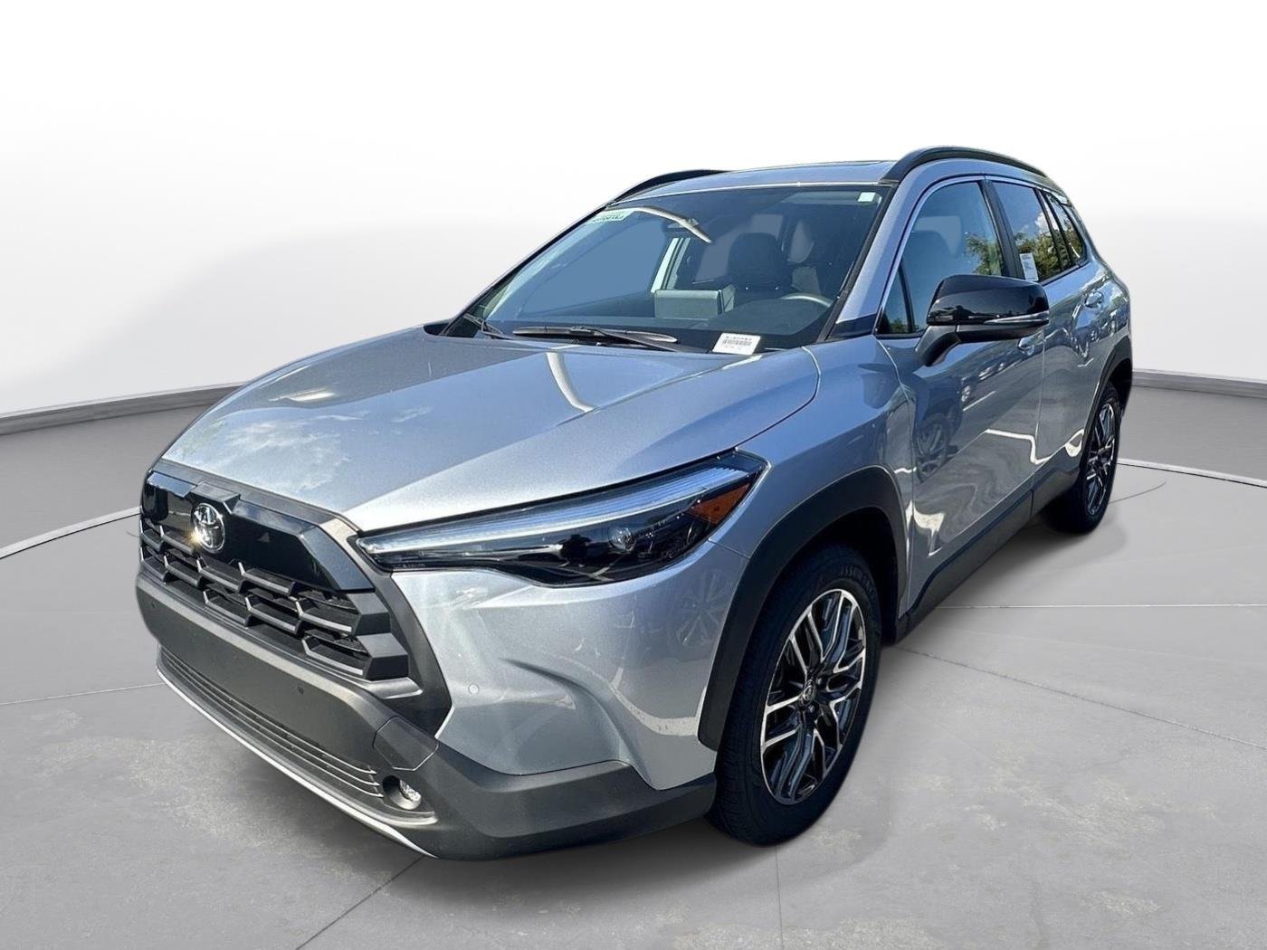 Used 2026 Sonic Silver Toyota XLE image 2
