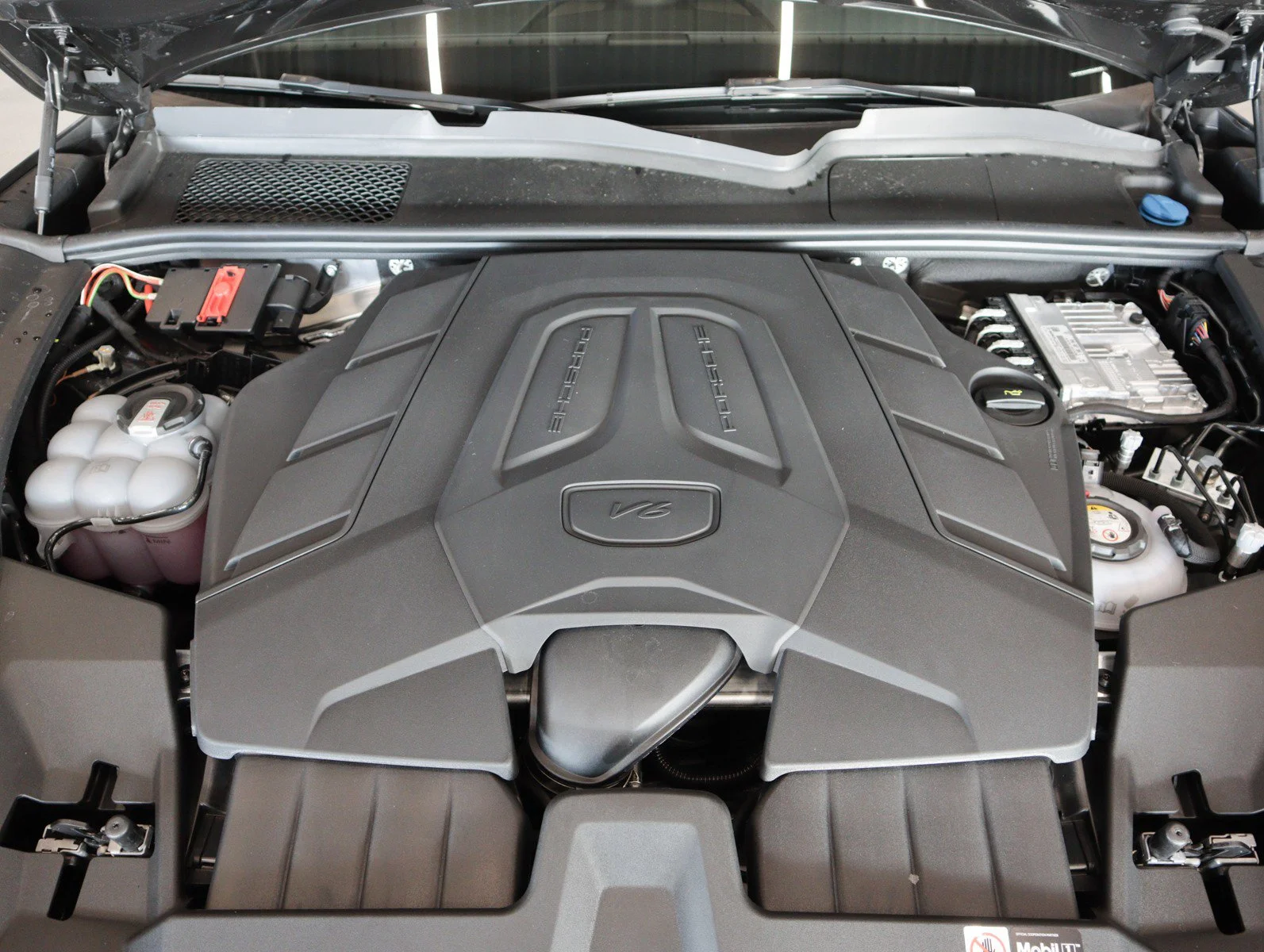 New 2026 Quartzite Grey Metallic Porsche E-Hybrid Coupe image 27