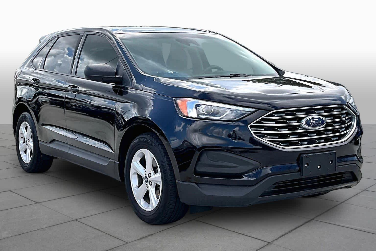 Used 2020 Agate Black Ford SE image 3