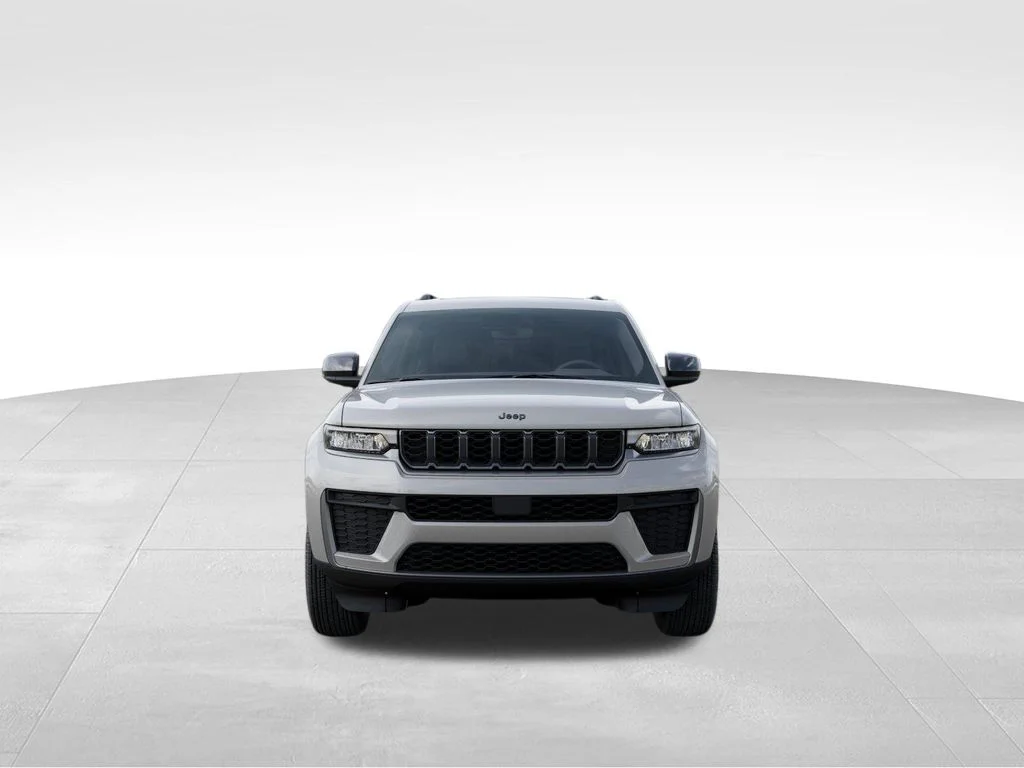 New 2026 Silver Zynith Exterior Paint Jeep Laredo image 6