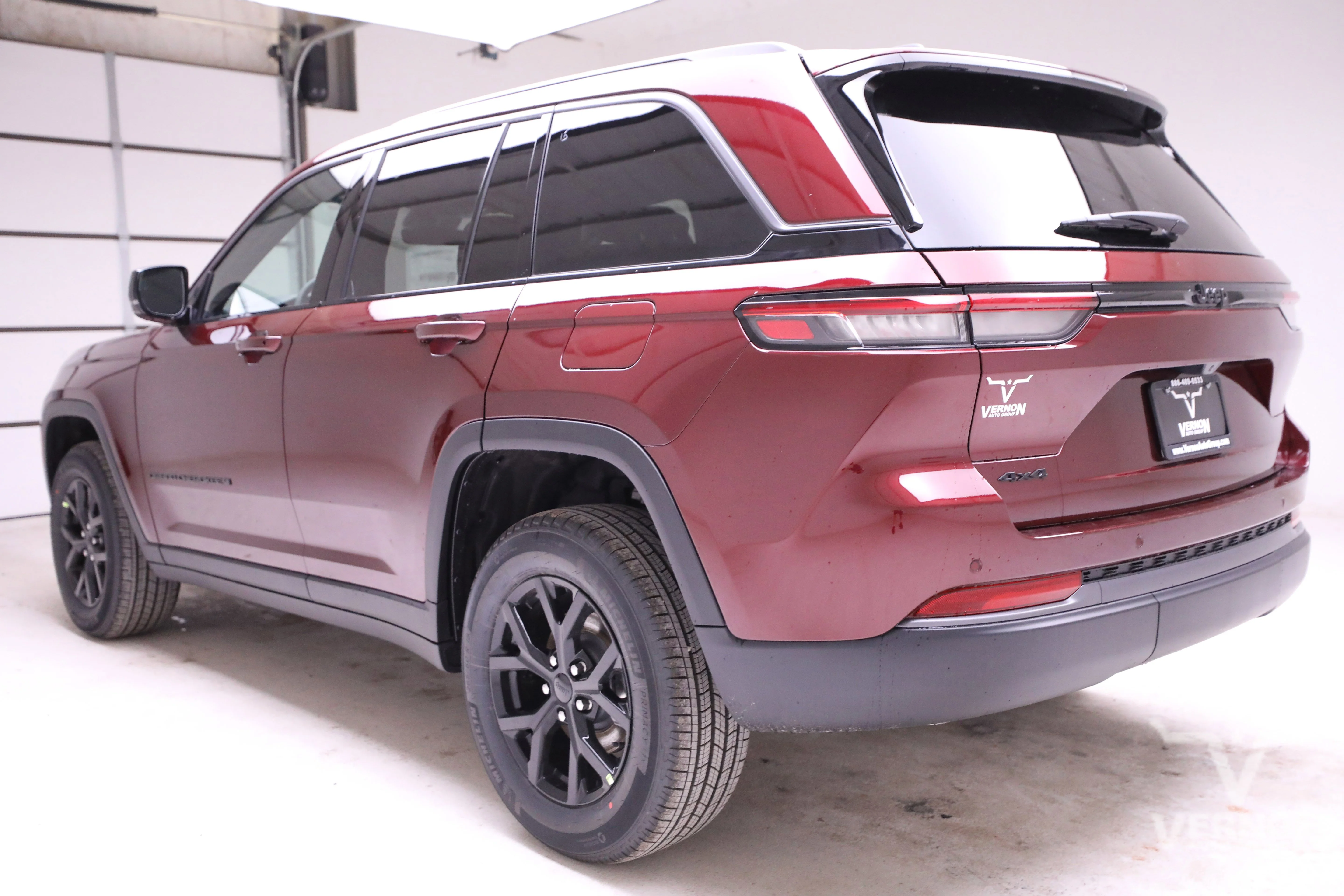 New 2026 Jeep Grand Cherokee Laredo Altitude 4x4