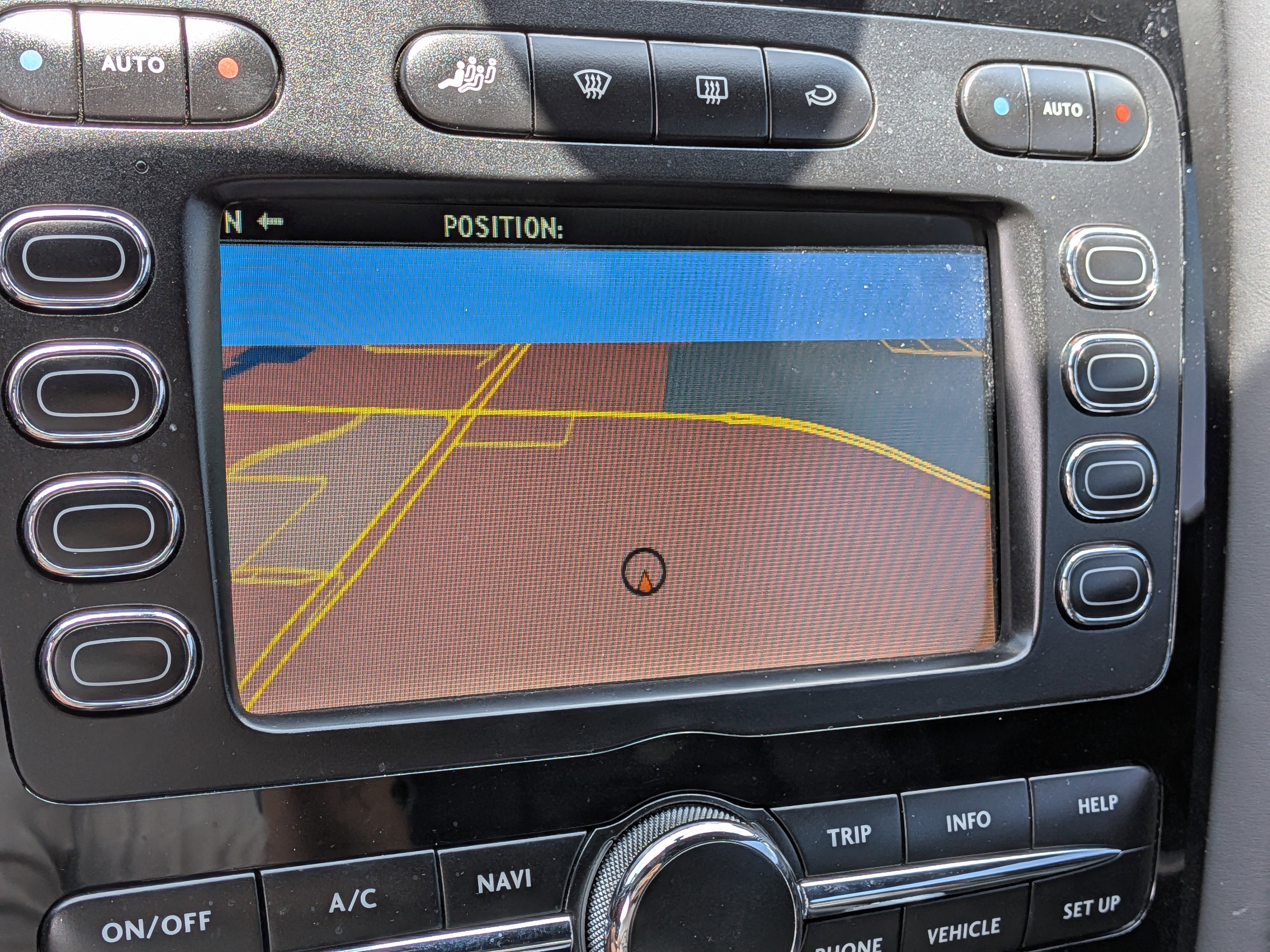 Used 2009 Glacier White Bentley Base image 32