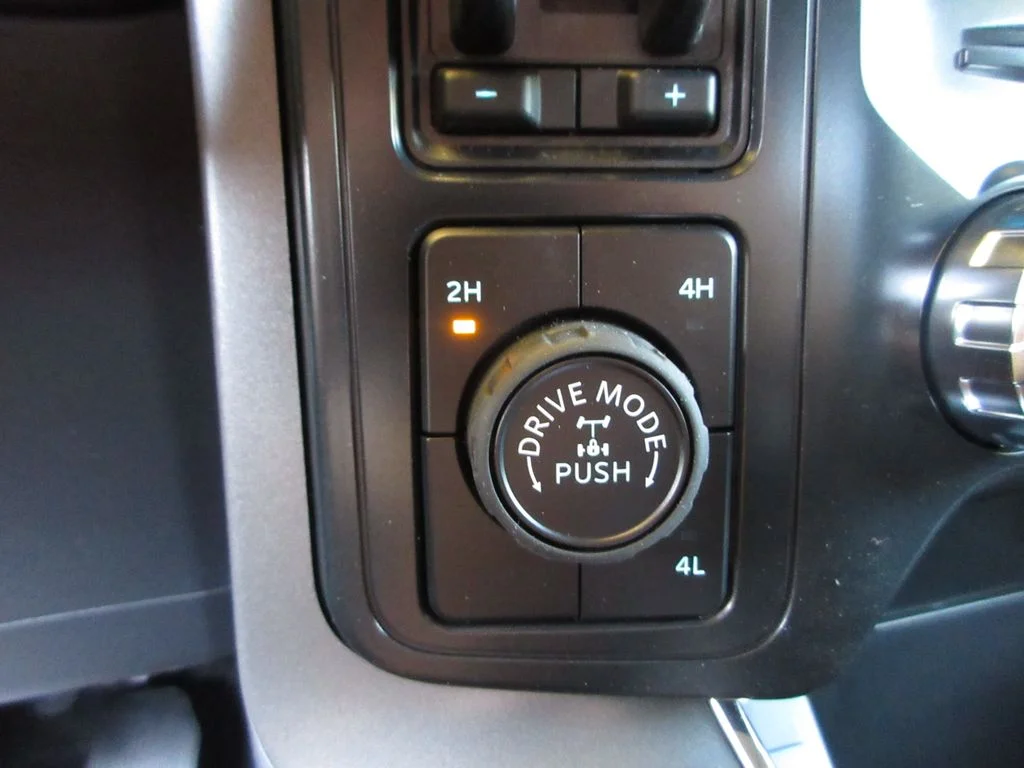 New 2026 Agate Black Metallic Ford XLT image 20