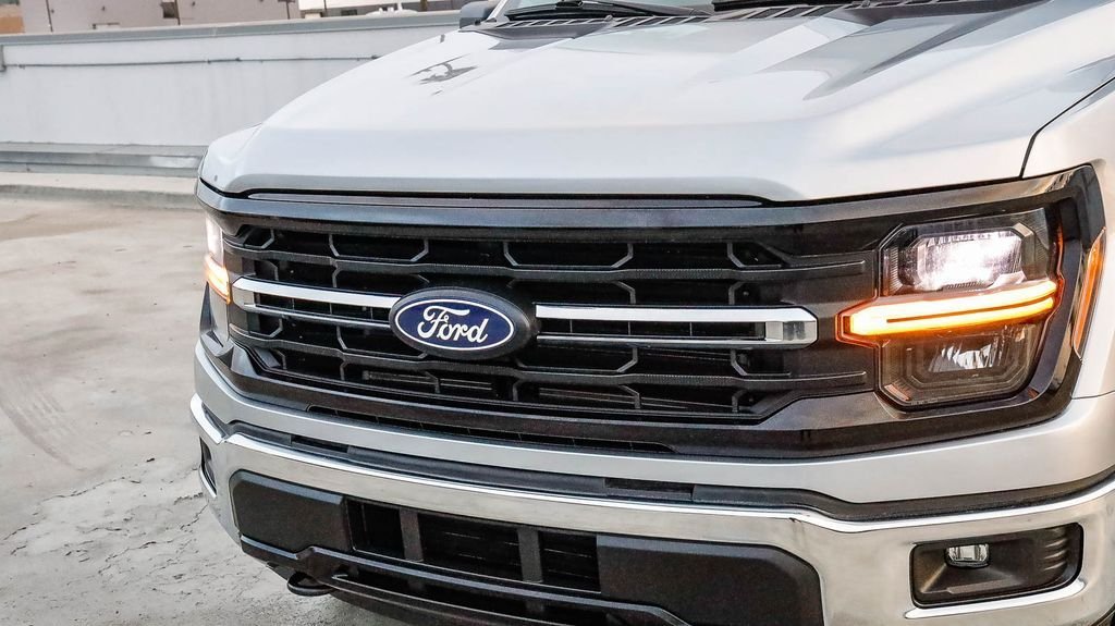 Used 2025 Silver Metallic Ford XLT image 6