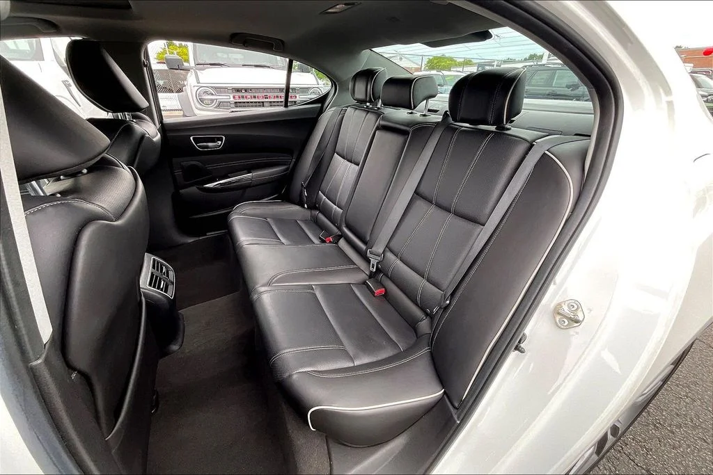 Used 2020 Platinum White Pearl Acura 3.5L Technology Pkg image 25