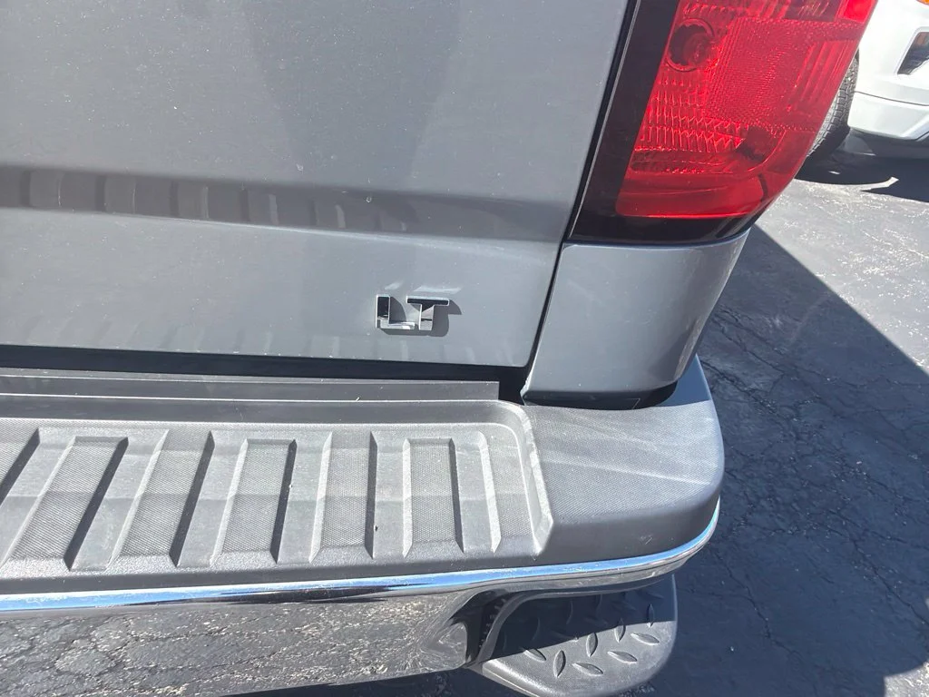 Used 2017 Gray Chevrolet LT image 7